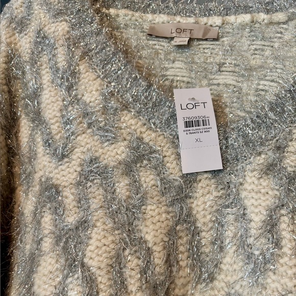 LOFT Fuzzy V-Neck Sweater - Cream NWT - Picture 3 of 4